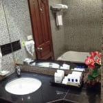 Majestic Suites Hote sink