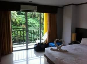Asialoop Guest House bedroom (superior) Patong Phuket