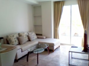 Sabai Sathorn Serviced Apartment living room