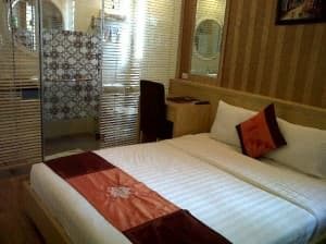 Tu Linh Palace Hotel bedroom