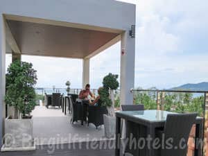 Food-served-at-the-rooftop-restaurant-meir-jarr-hotel