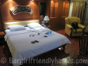 Deluxe King Room at the Royal Ivory Bangkok Hotel