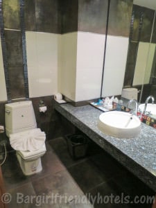 Superior room bathroom at the Pattaya Blue Sky Hotel