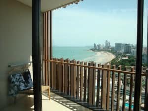 hilton-pattaya.balcony-with-beach-view