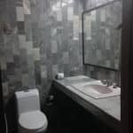 Bobsons Suites Bangkok bathroom