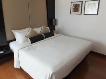 SilQ Bangkok Hotel comfortable bed