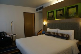 aloft-bangkok-sukhumvit-hotel-room