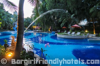 The garden pool is a great place to relax after a long night in Pattaya at Siam Bayshore Resort