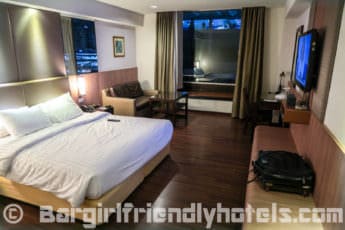 Layout of my 30 sqm Grand Deluxe room in https://www.agoda.com/dynasty-grande-hotel/hotel/bangkok-th.html?cid=1445603_