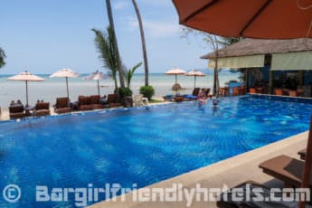 Pool looking directly onto the beach at Palm Coco Mantra Resort in Samui