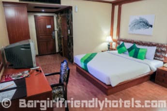 superior-room-furnishings-in-tiger-inn-hotel-patong