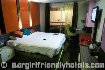 the-deluxe-room-of-heaven-at-4-hotel-in-bangkok