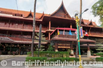 the-old-thai-style-dark-redwood-building-of-royal-phawadee-village-patong-beach-hotel-in-phuket