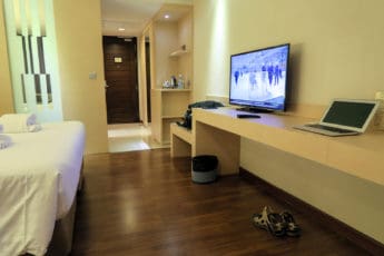 Deluxe room design is modern and minimalist at Parinda Hotel Bangkok