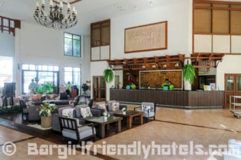 Lobby near the main entrance in Areca Lodge in Pattaya